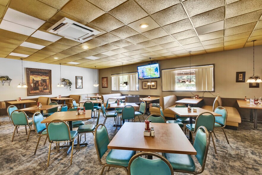 More Photos Of Route 51 / Constitution Blvd, Darlington General Retail For Sale