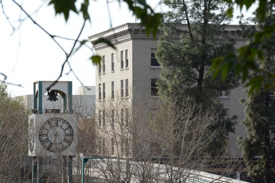 More Photos Of 320 N E St, San Bernardino Loft Creative Space For Lease