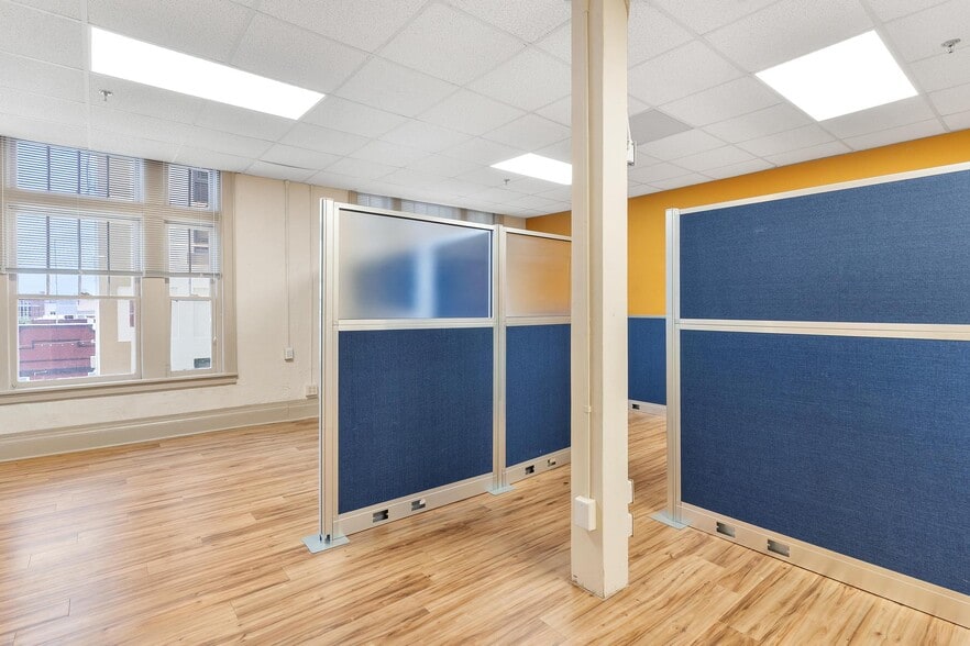 More Photos Of 410 W Main St, Leesburg Office For Lease