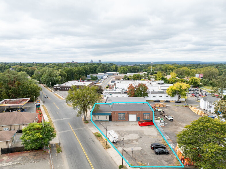 Primary Photo Of 424 Albany St, Springfield Light Distribution For Lease