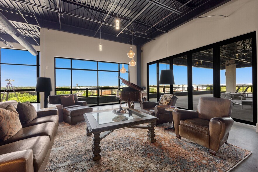More Photos Of 4900 Arapaho Rd, Addison Office For Sale
