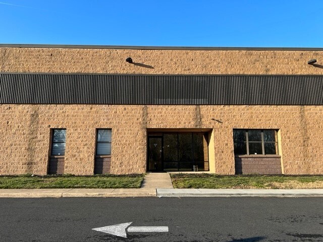 Primary Photo Of 301 Ruthar Dr, Newark Flex For Lease