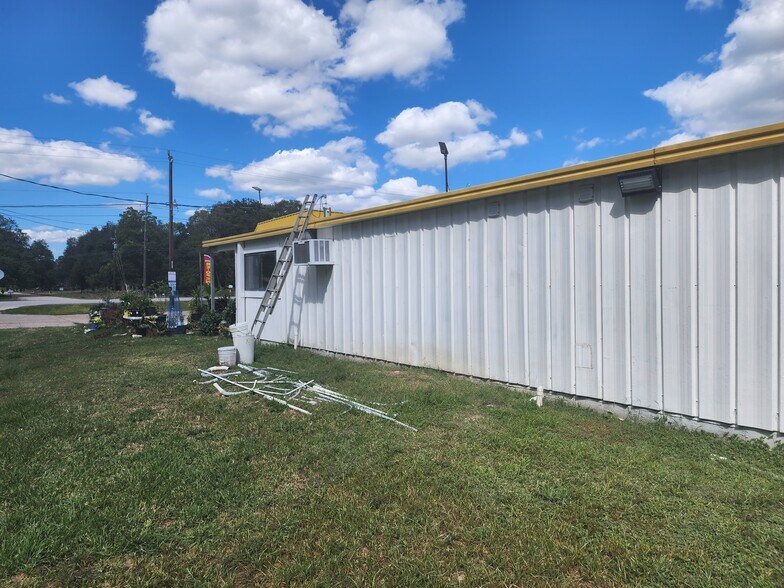 More Photos Of 9618 FM 1462 Rd, Alvin Convenience Store For Sale