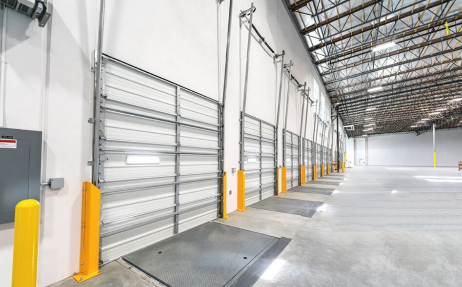 More Photos Of 12340 Agua Mansa Rd, Jurupa Valley Distribution For Lease