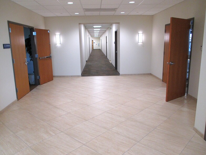 More Photos Of 2500 Sunset Dr, Mandan Medical For Lease