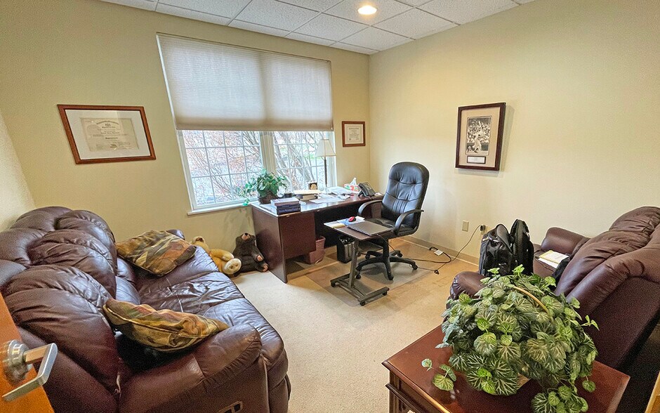 More Photos Of 2151 Linglestown Rd, Harrisburg Medical For Sale