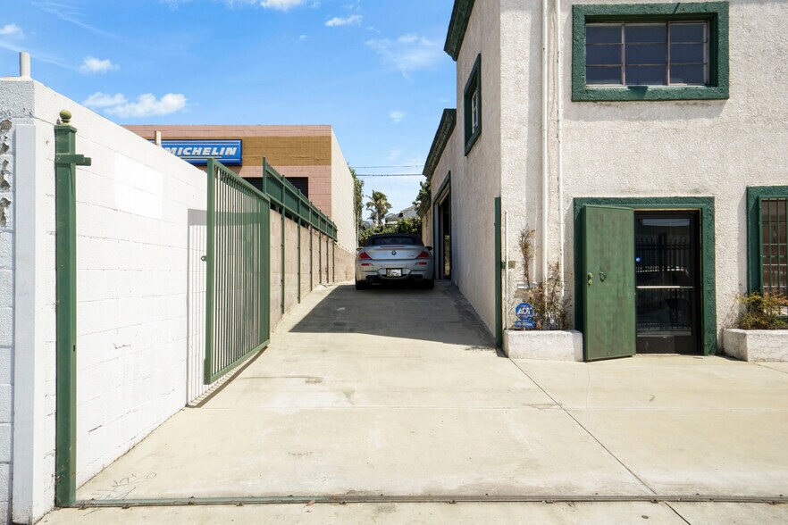 More Photos Of 4667 Rosecrans Ave, Hawthorne Light Manufacturing For Lease