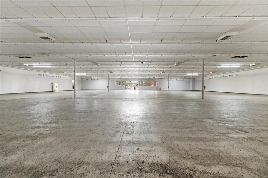 More Photos Of 580 N 11th Ave, Hanford Freestanding For Lease