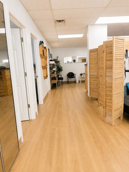 More Photos Of 974 Queen St, Sault Ste. Marie Drugstore For Lease