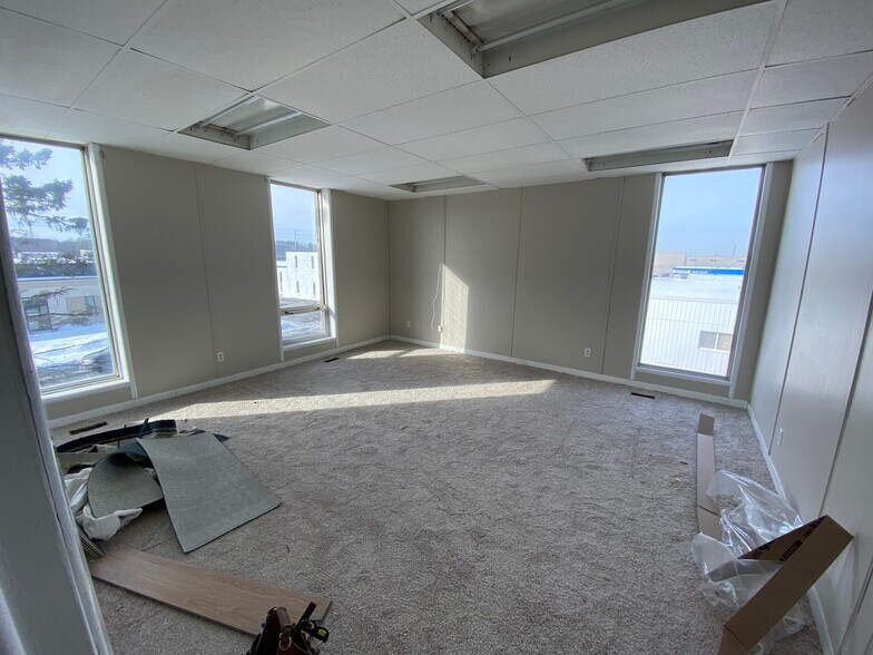 More Photos Of 1 Cleopatra Dr, Ottawa General Retail For Lease