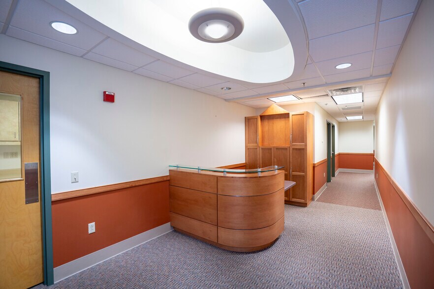 More Photos Of 476 Rolling Ridge Dr, State College Office For Sale