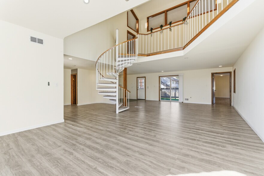 More Photos Of 1818 Oak Tree Rd, Edison Medical For Lease