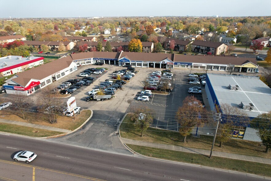 More Photos Of 1046-1070 Lake St, Roselle Auto Repair For Sale