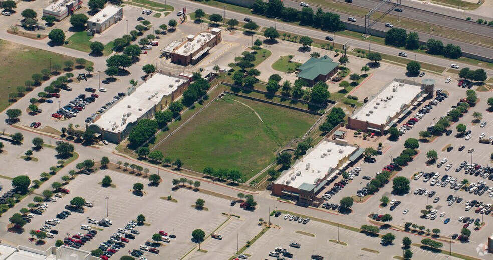 More Photos Of 651 W State Highway 71, Bastrop Unknown For Lease