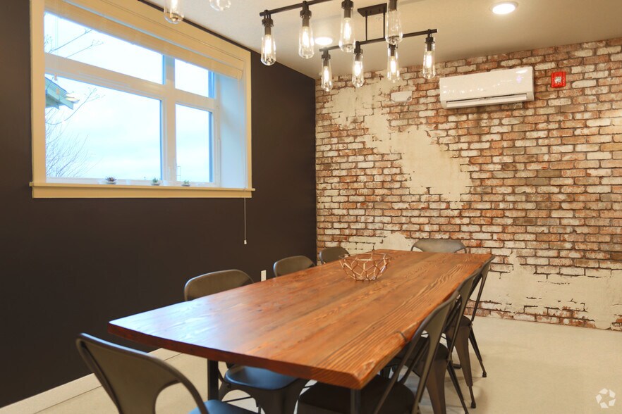 More Photos Of 4780 SE Milwaukie Ave, Portland Apartments For Sale