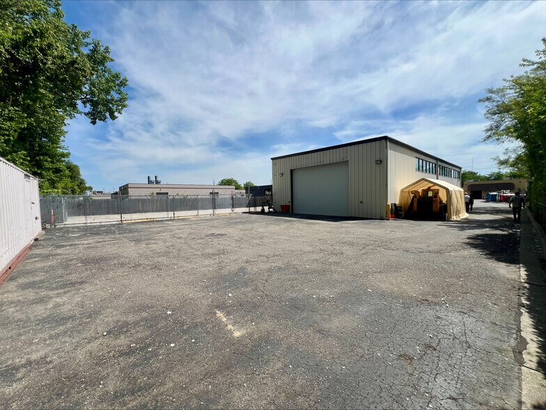 More Photos Of 24431 Telegraph Rd, Southfield Warehouse For Sale