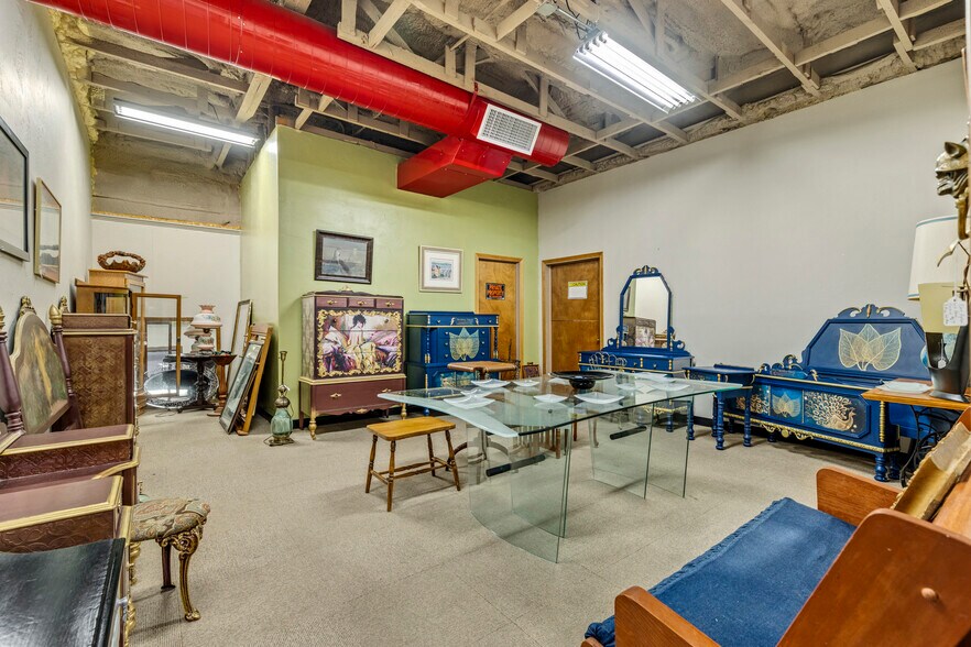 More Photos Of 115-117 W Grand Ave, Tonkawa Storefront Retail Office For Sale