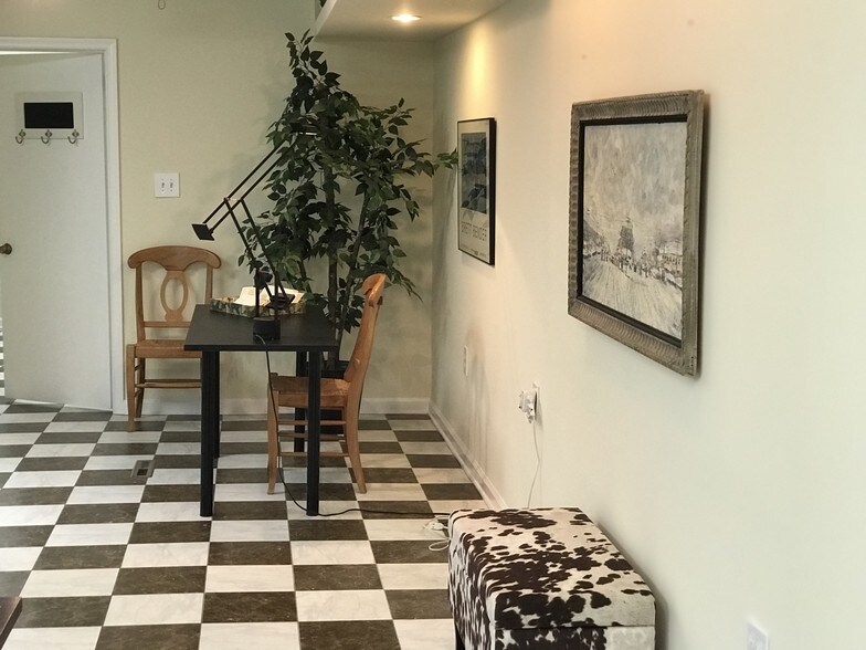 More Photos Of 1707 Concord Pike, Wilmington Storefront Retail Office For Lease