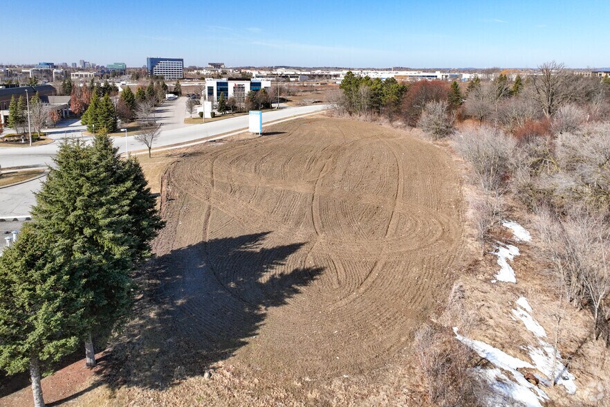 More Photos Of 15 Cachet Woods Ct, Markham Land For Lease