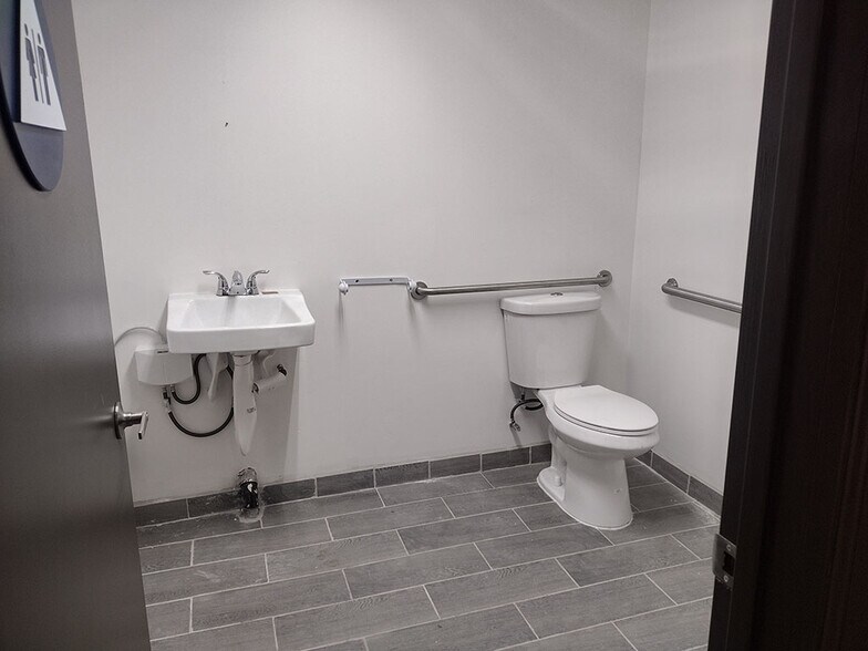 More Photos Of 19115-19117 Colima Rd, Rowland Heights Medical For Sale