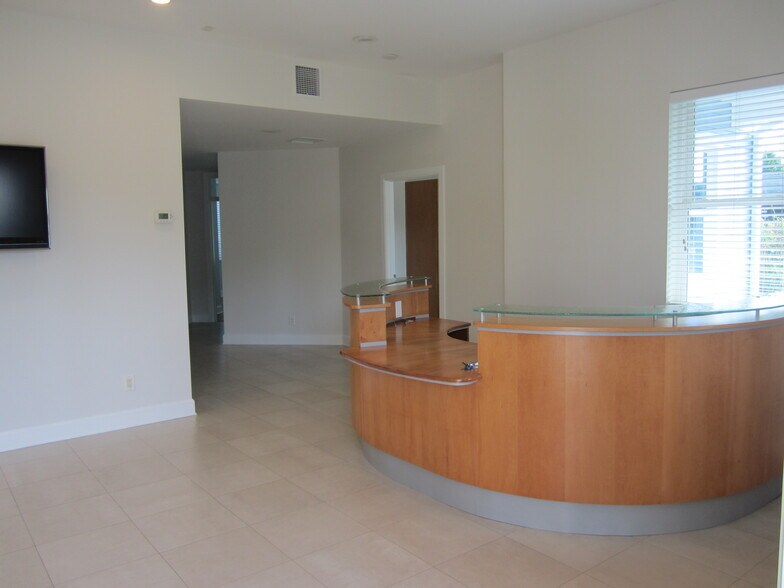 More Photos Of 1000 Bass Blvd, Dunedin Office For Sale