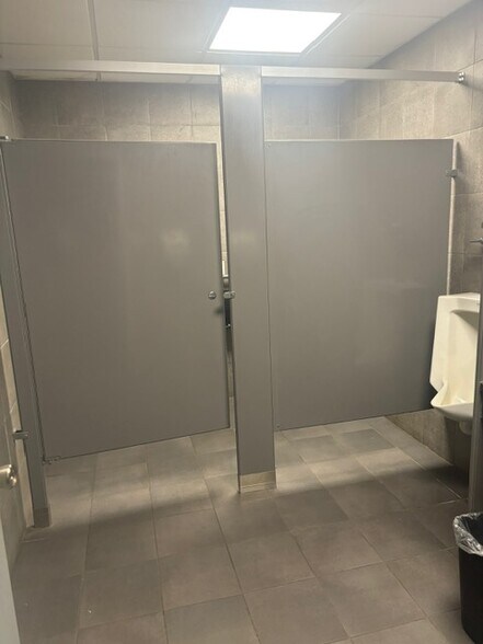 More Photos Of 3861-3870 West Rd, Cortland Auto Dealership For Sale