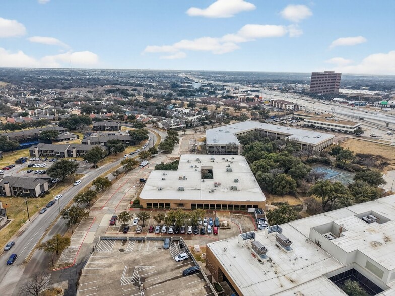 More Photos Of 9250 Amberton Pky, Dallas Flex For Lease