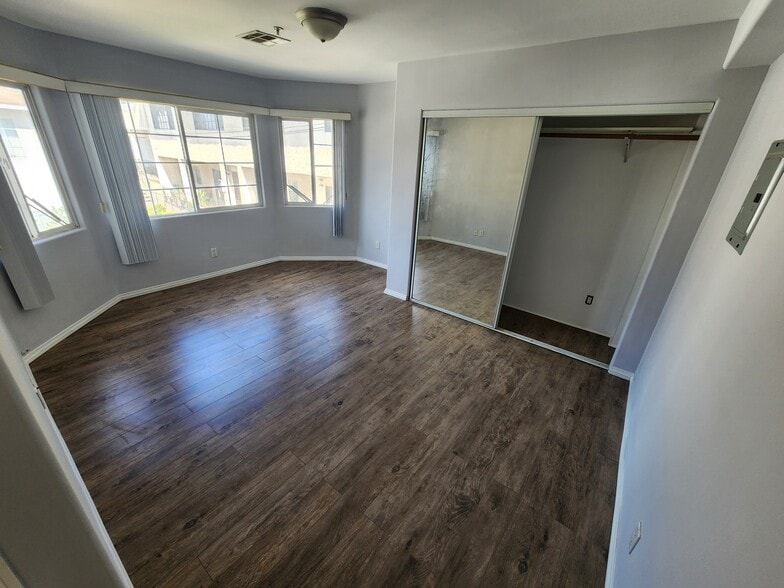 More Photos Of 335-337 E Providencia Ave, Burbank Apartments For Sale