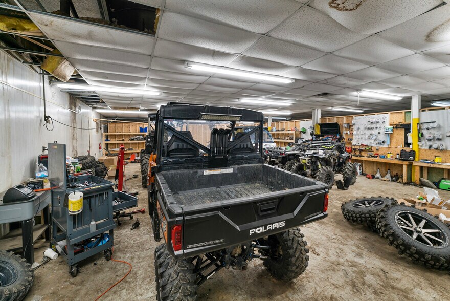 More Photos Of 580 Sw Broad St, Jesup Light Manufacturing For Sale