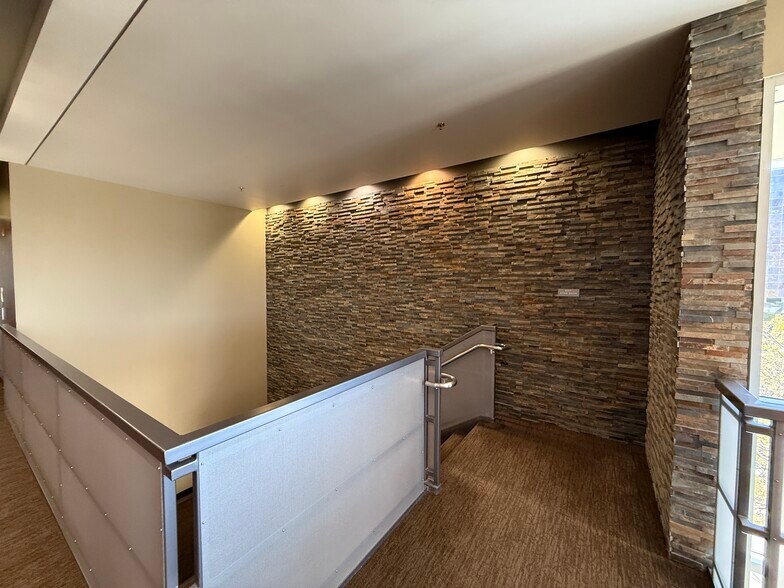 More Photos Of 990 Reserve Dr, Roseville Office For Sale