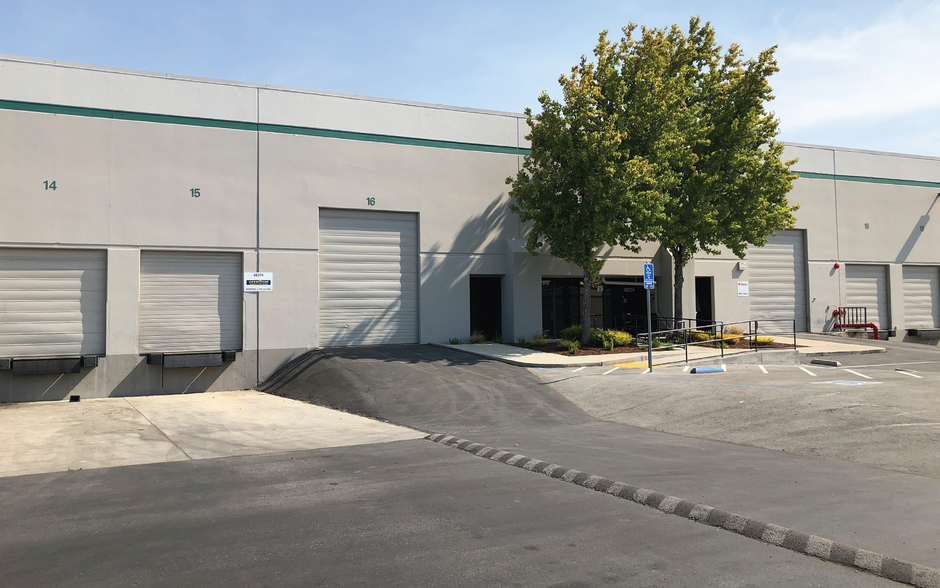 Primary Photo Of 48340-48350 Milmont Dr, Fremont Warehouse For Lease