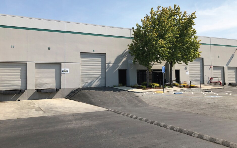 More Photos Of 48340-48350 Milmont Dr, Fremont Warehouse For Lease
