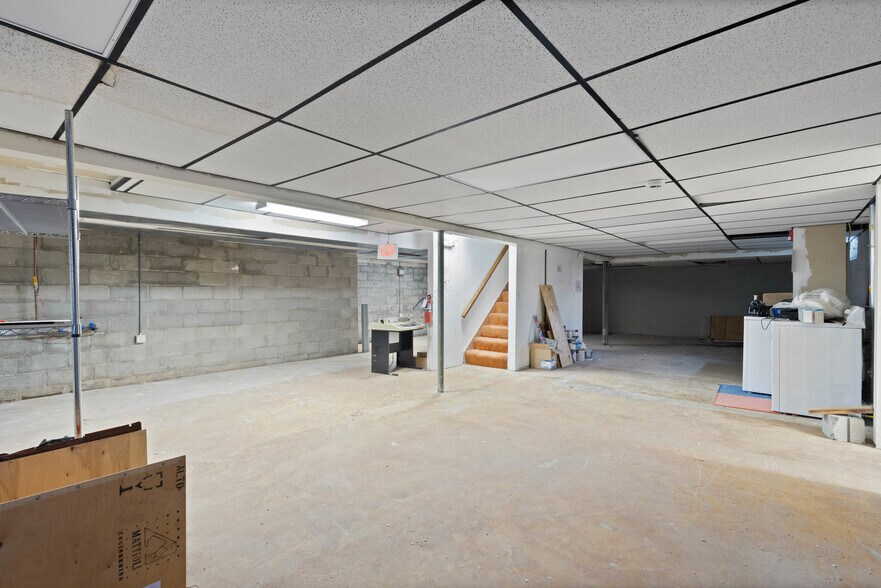 More Photos Of 2640 Ridgeway Ave, Rochester Medical For Lease