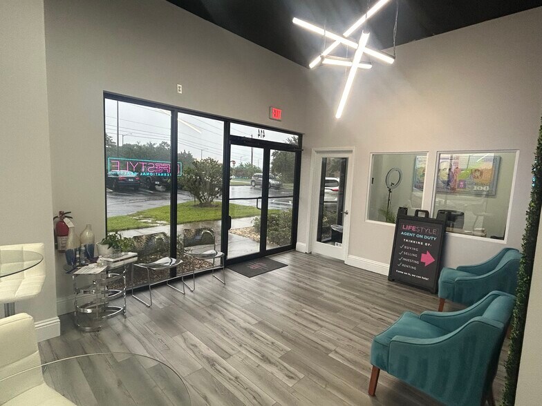 More Photos Of 7444 Narcoossee Rd, Orlando Freestanding For Lease