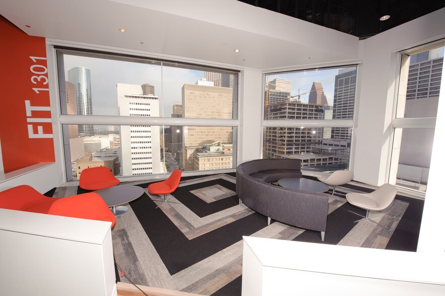 More Photos Of 1301 Fannin St, Houston Office For Sale