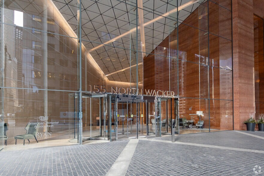 More Photos Of 155 N Wacker Dr, Chicago Office For Lease