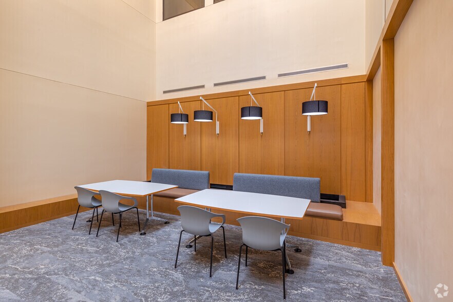 More Photos Of 411 N Washington Ave, Dallas Office For Sale