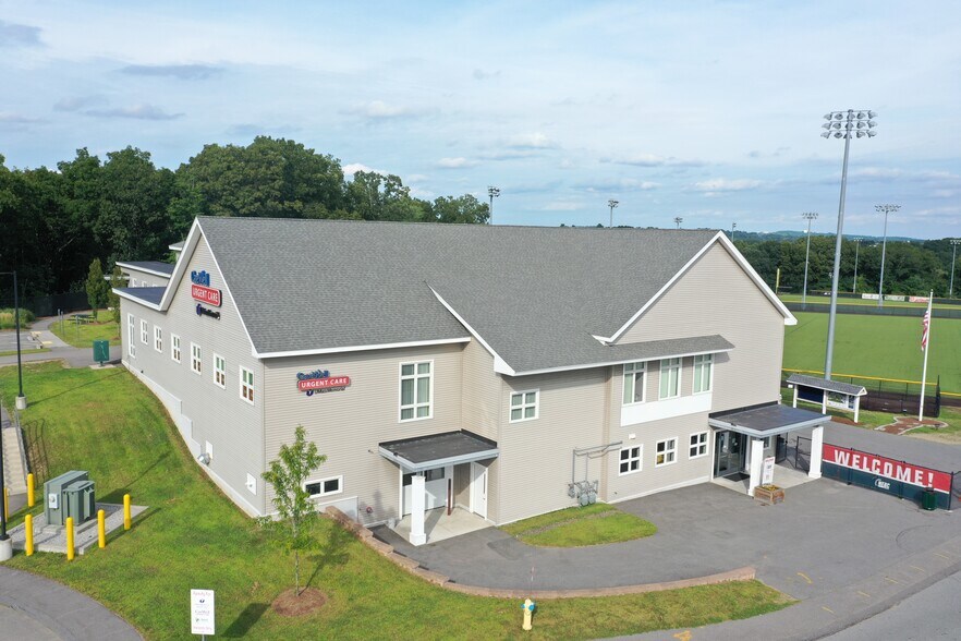 More Photos Of 333 SW Cutoff, Northborough Medical For Lease