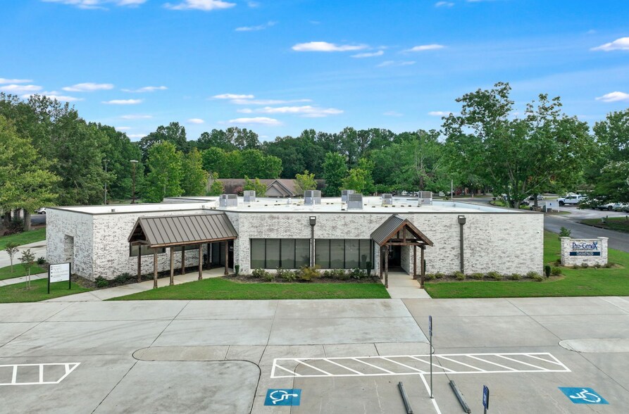 Primary Photo Of 669 Lanier Park Dr, Gainesville Medical For Sale