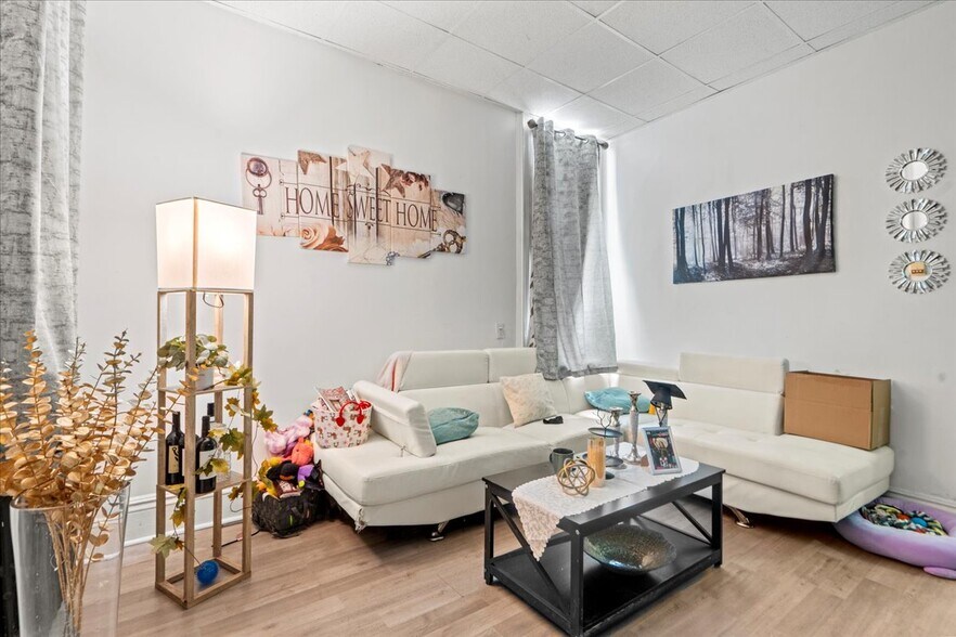 More Photos Of 900 Summit Ave, Union City Apartments For Sale