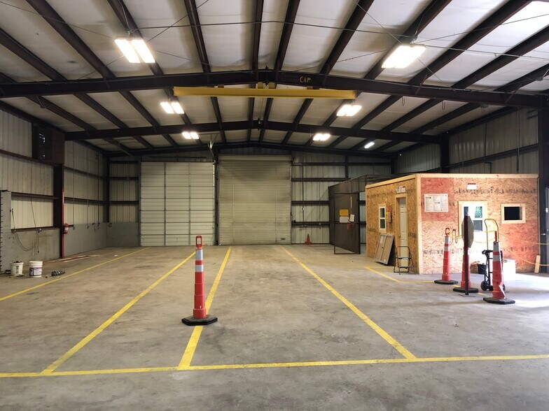More Photos Of 11585-2 Hwy 181, San Antonio Office For Lease