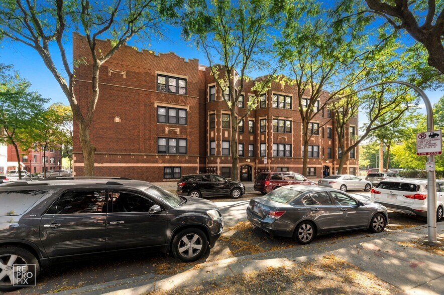 Primary Photo Of 7003 S Oglesby Ave, Chicago Apartments For Sale