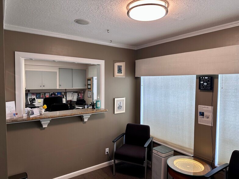 More Photos Of 6227 SE Powell Blvd, Portland Medical For Sale