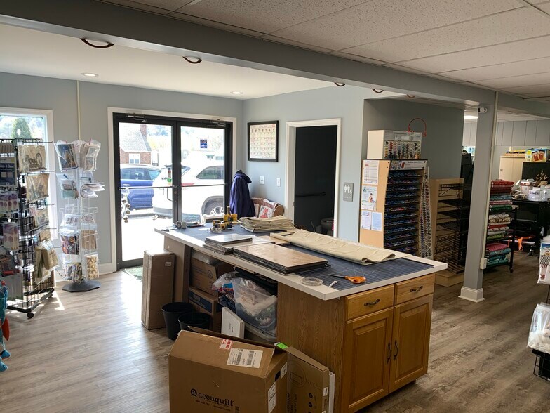 More Photos Of 1630 Midland Beaver Rd, Industry General Retail For Lease