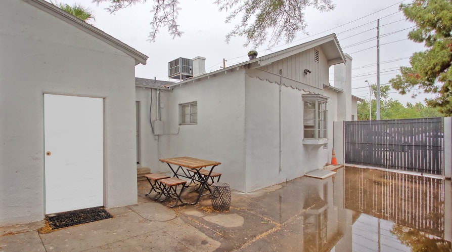 More Photos Of 131 W University Dr, Mesa Office Residential For Lease