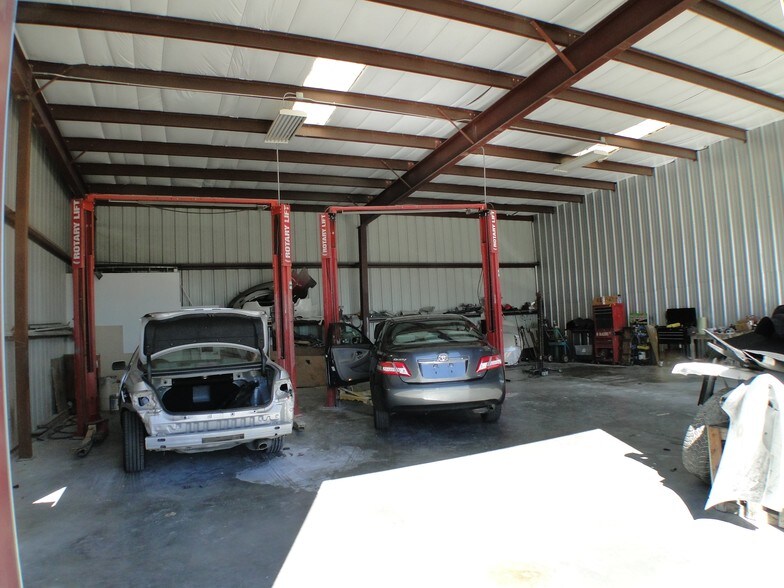 More Photos Of 11239 Veterans Memorial Dr, Houston Auto Repair For Sale
