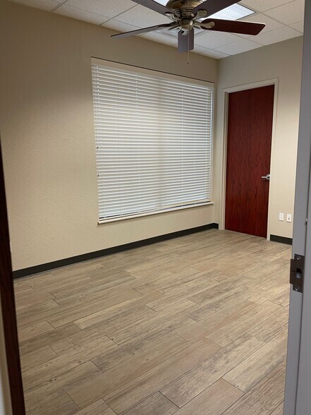 More Photos Of 609 S Kelly Ave, Edmond Unknown For Lease