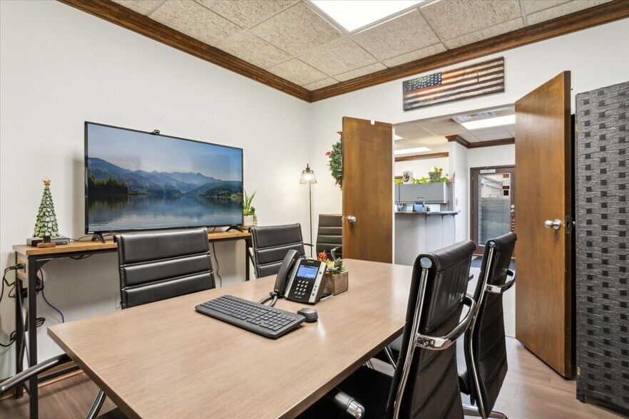 More Photos Of 732 Thimble Shoals Blvd, Newport News Office For Sale