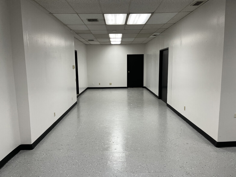 More Photos Of 477 Roland Way, Oakland Warehouse For Lease