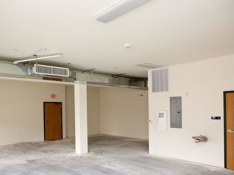More Photos Of 700 Wincoram Way, Coram Apartments For Lease